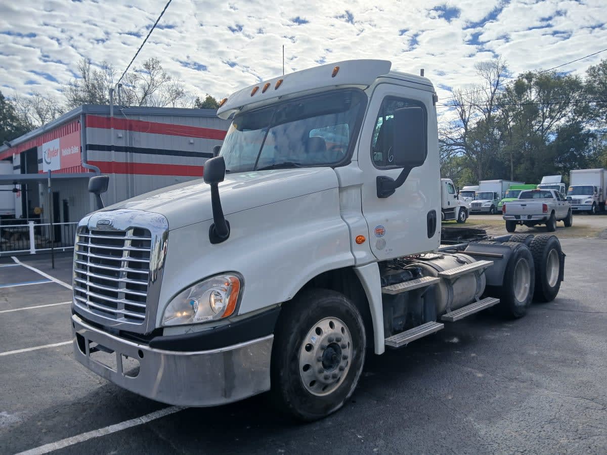 2017 Freightliner - image 2