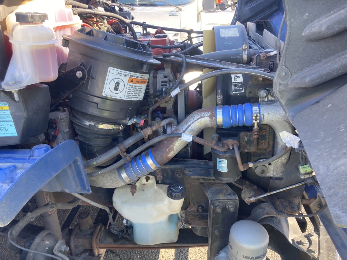 2017 Freightliner/Mercedes M2 106 664754