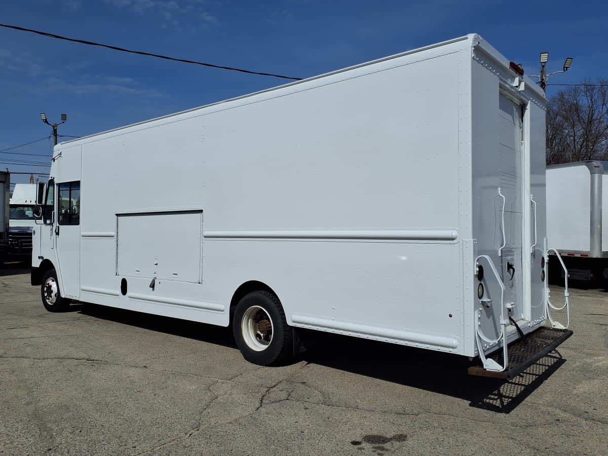 2017 Frtlr Custom Chassis Corp MT-55 WALK-IN 664761