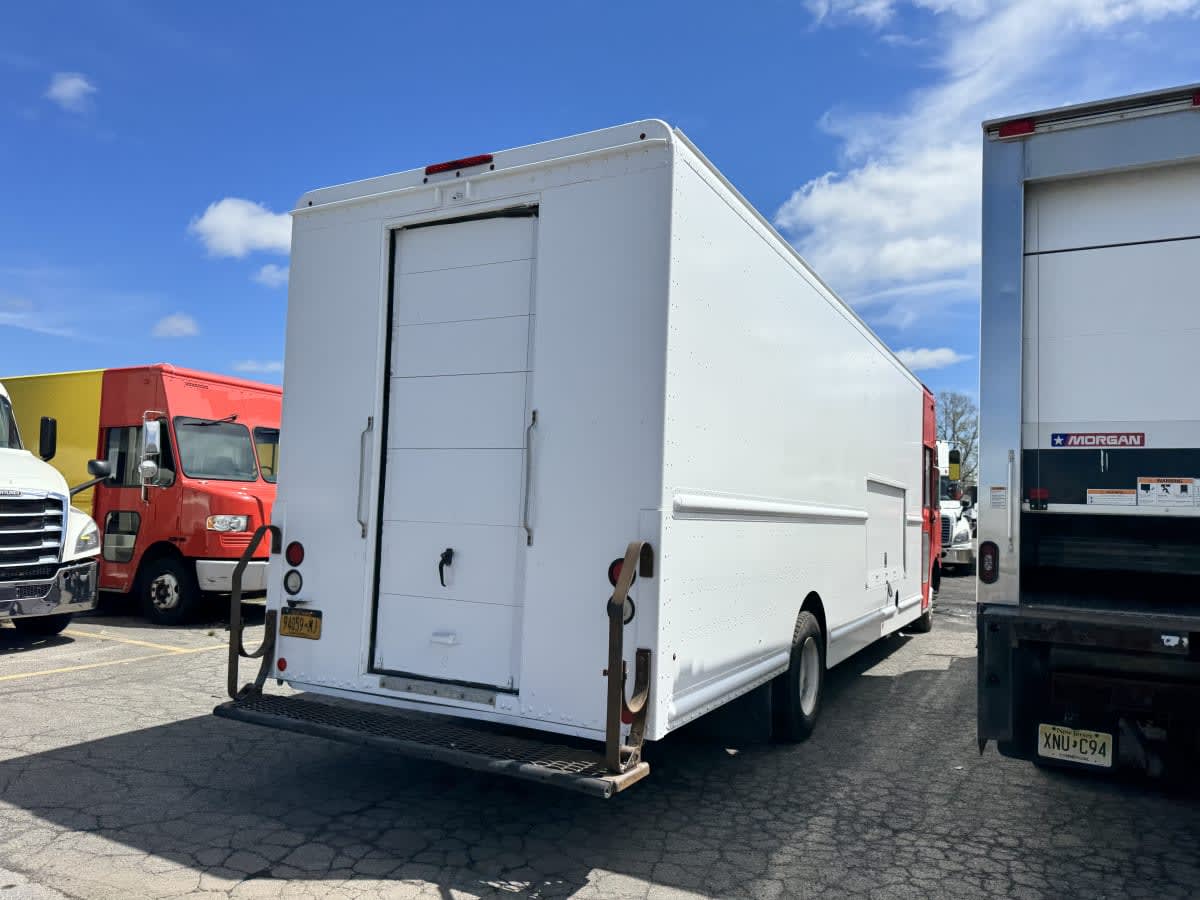 2017 Frtlr Custom Chassis Corp MT-55 WALK-IN 664885