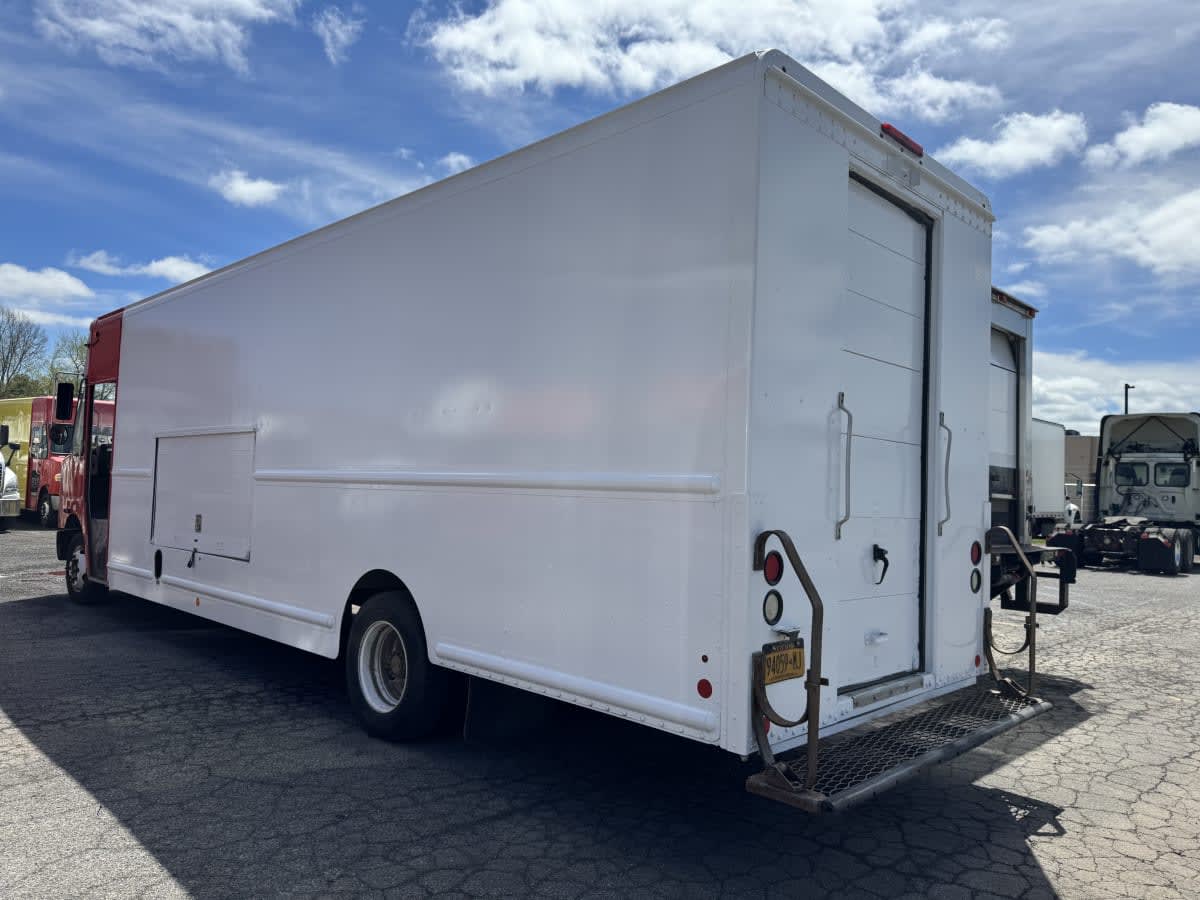 2017 Frtlr Custom Chassis Corp MT-55 WALK-IN 664885