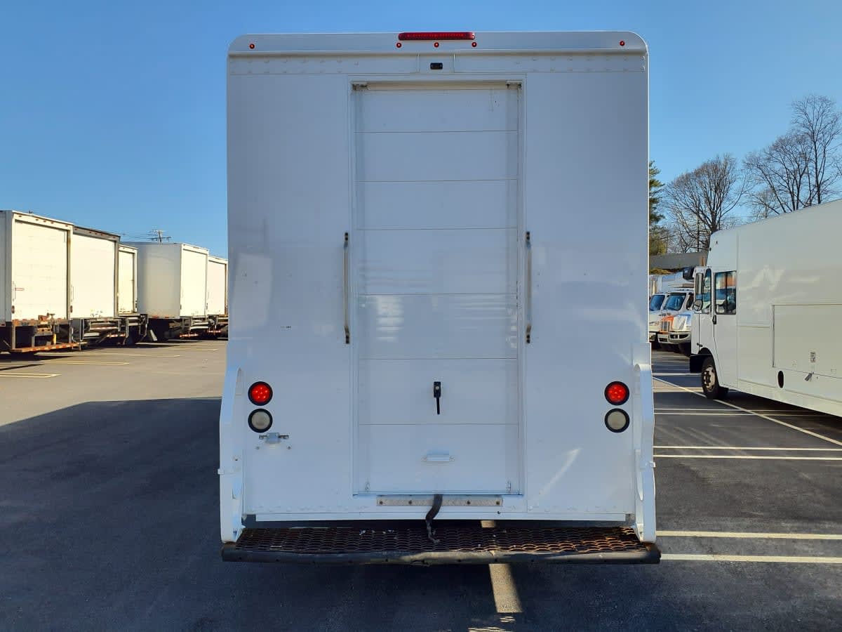 2017 Frtlr Custom Chassis Corp MT-55 WALK-IN 664886
