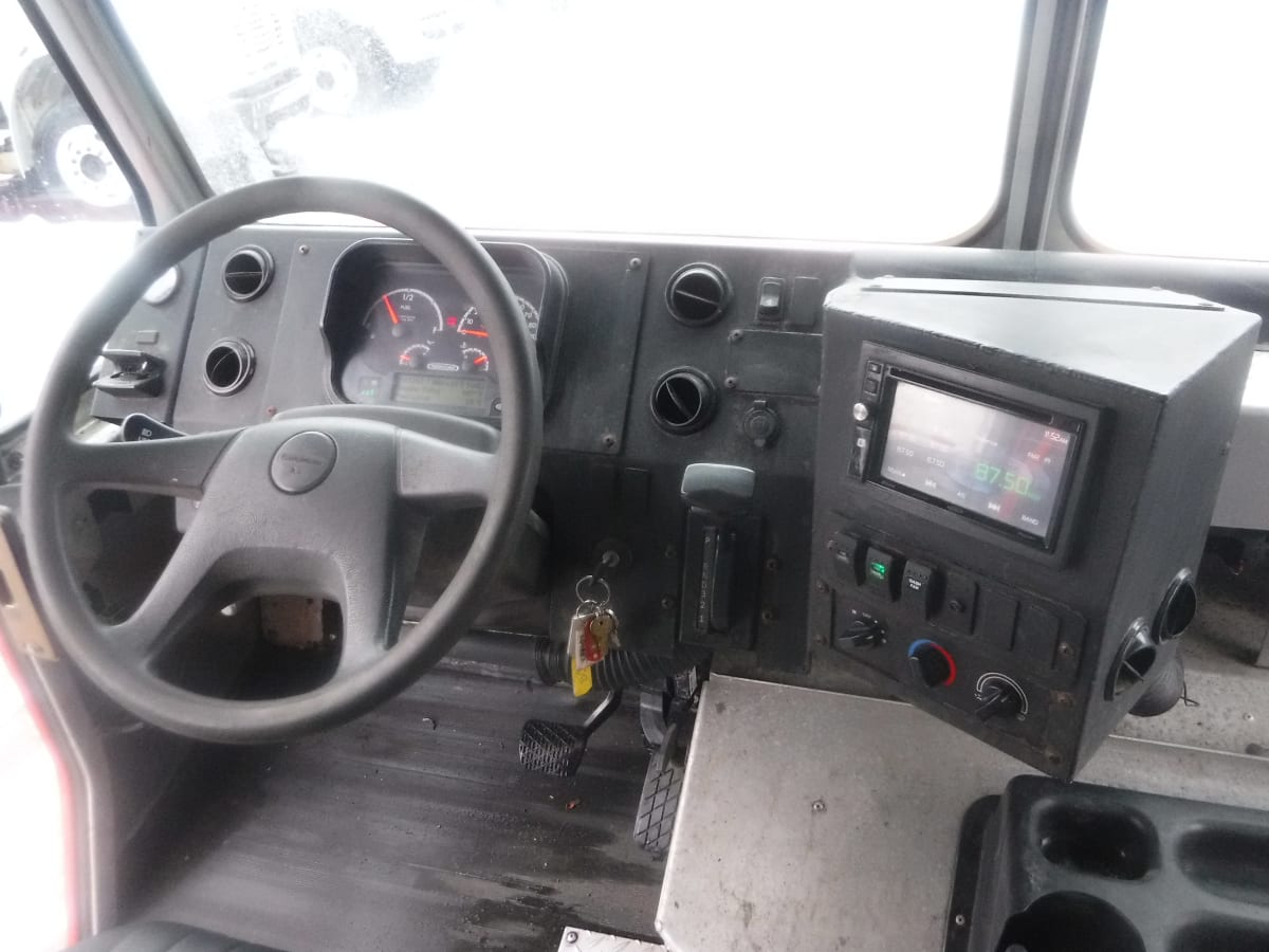 2017 Frtlr Custom Chassis Corp MT-55 WALK-IN 664887