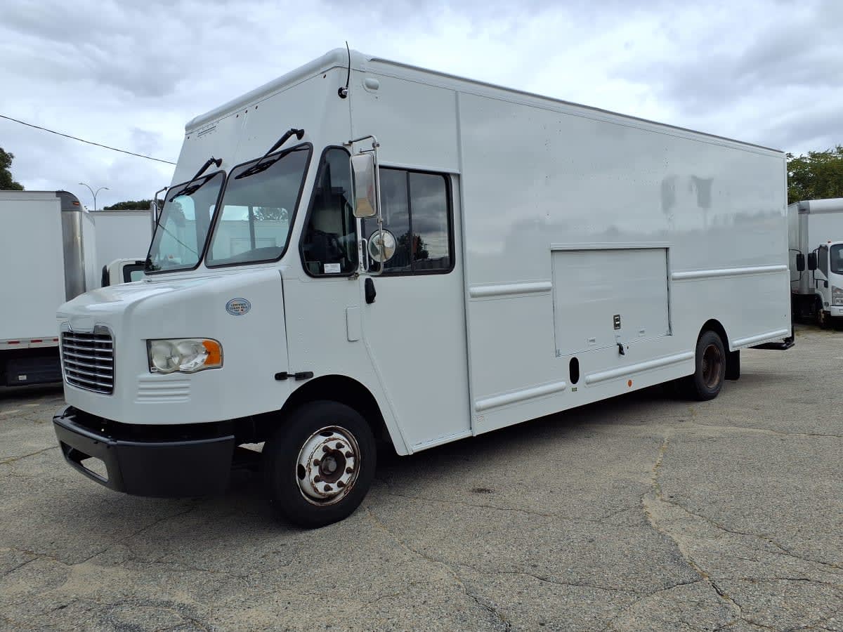 2017 Frtlr Custom Chassis Corp MT-55 WALK-IN 664893
