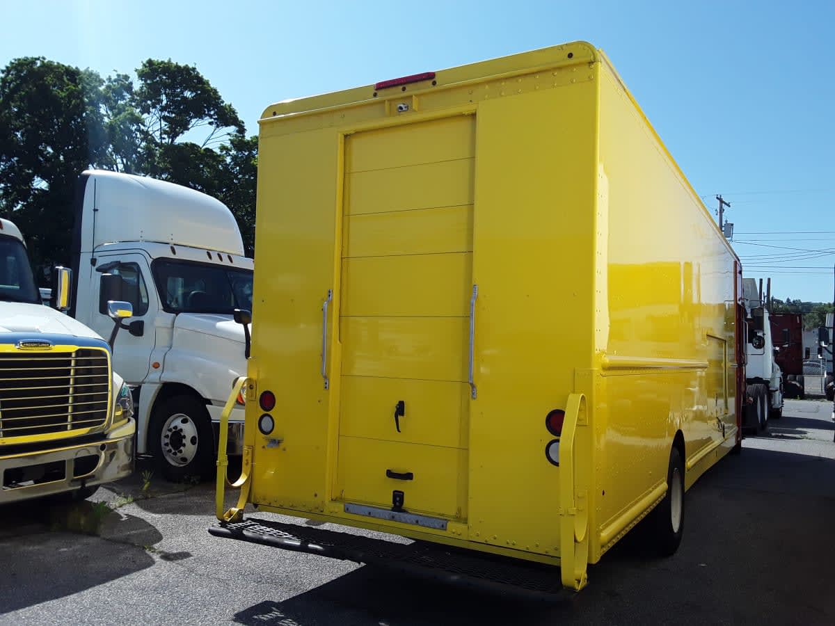 2017 Frtlr Custom Chassis Corp MT-55 WALK-IN 664916