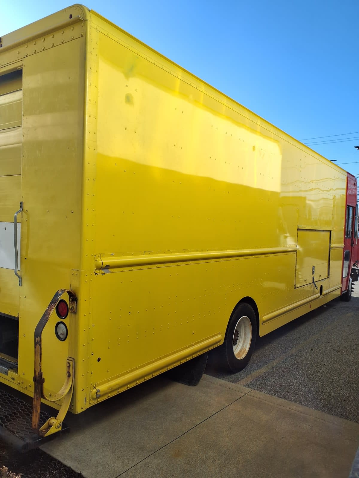 2017 Frtlr Custom Chassis Corp MT55 664918