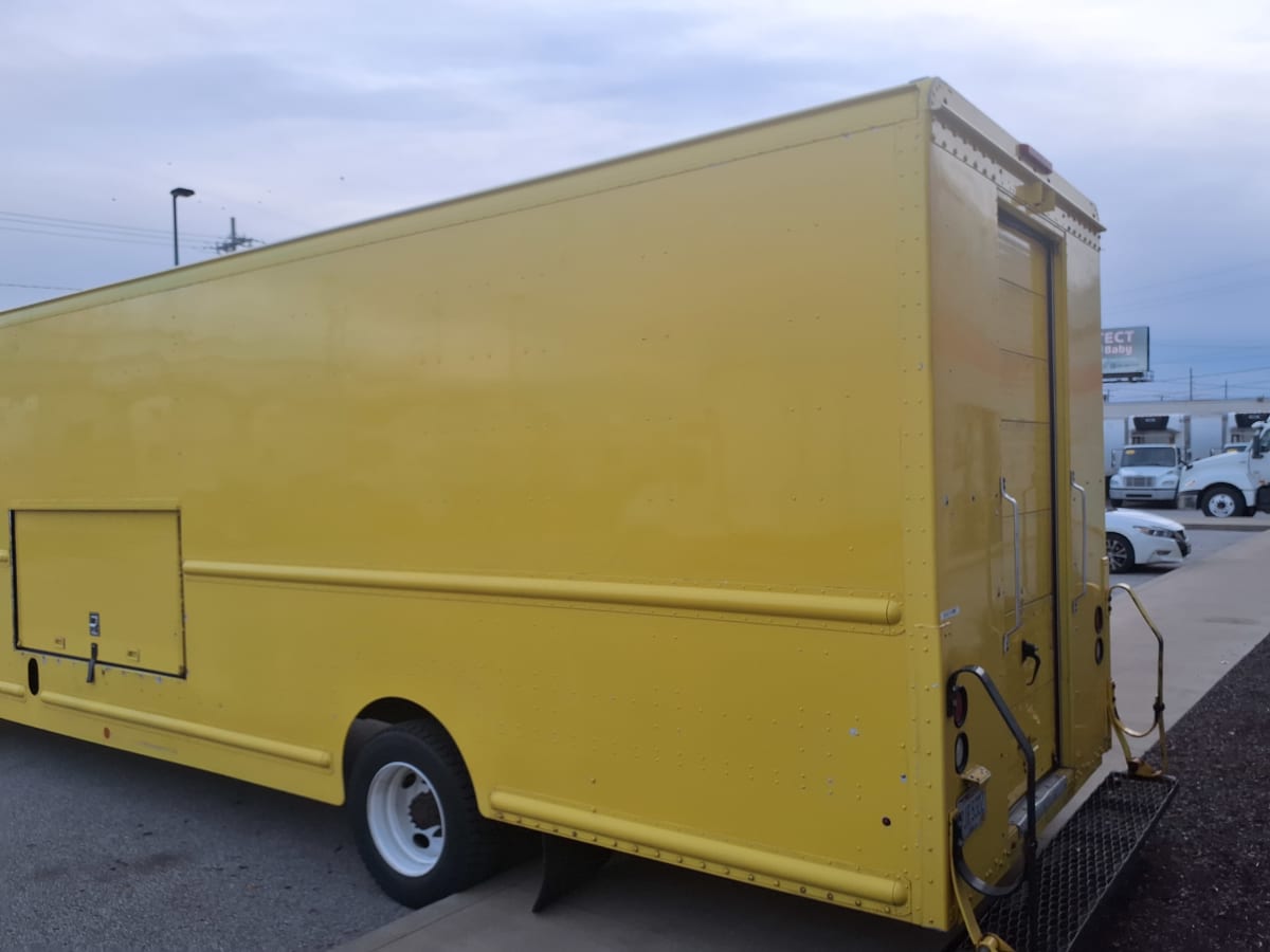 2017 Frtlr Custom Chassis Corp MT-55 WALK-IN 664919