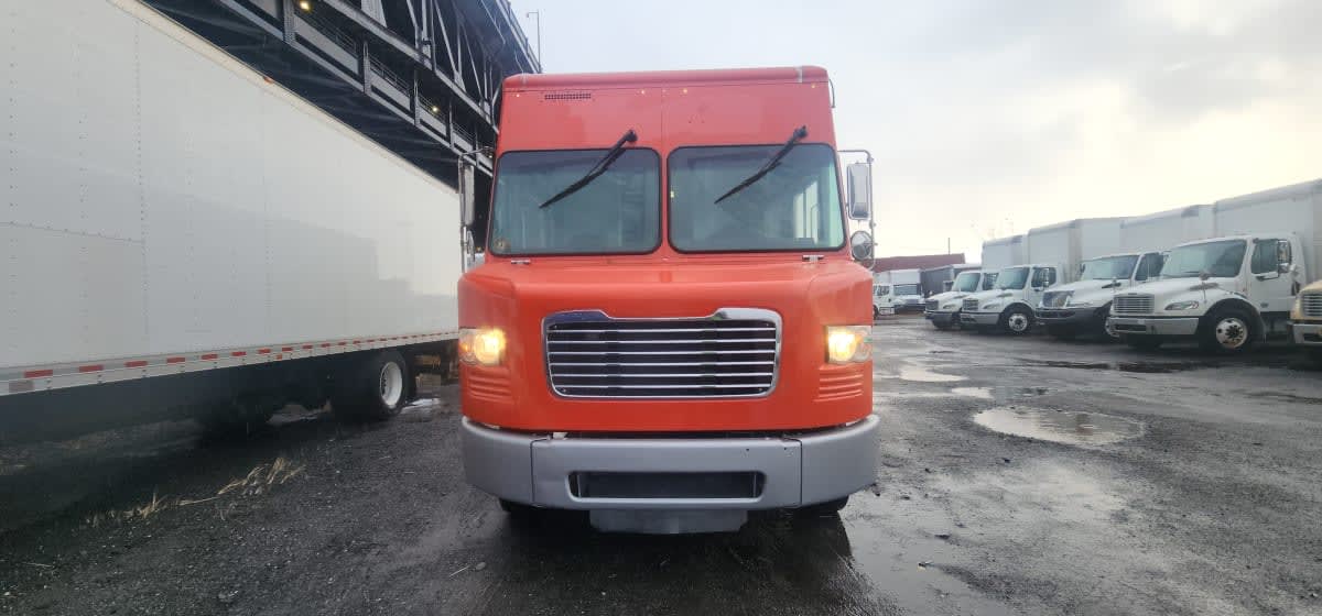 2017 Freightliner/Mercedes FLC12064ST 664921