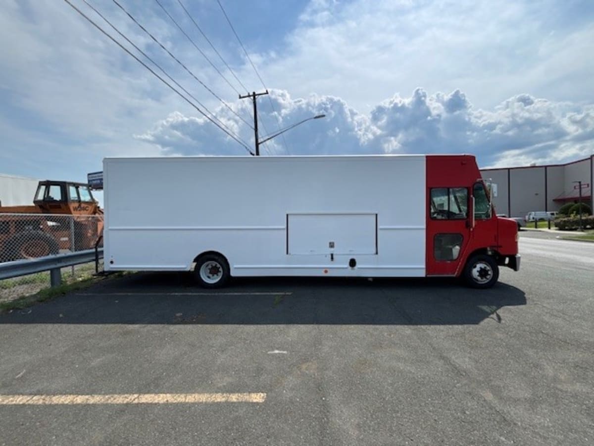 2017 Frtlr Custom Chassis Corp MT-55 WALK-IN 664922
