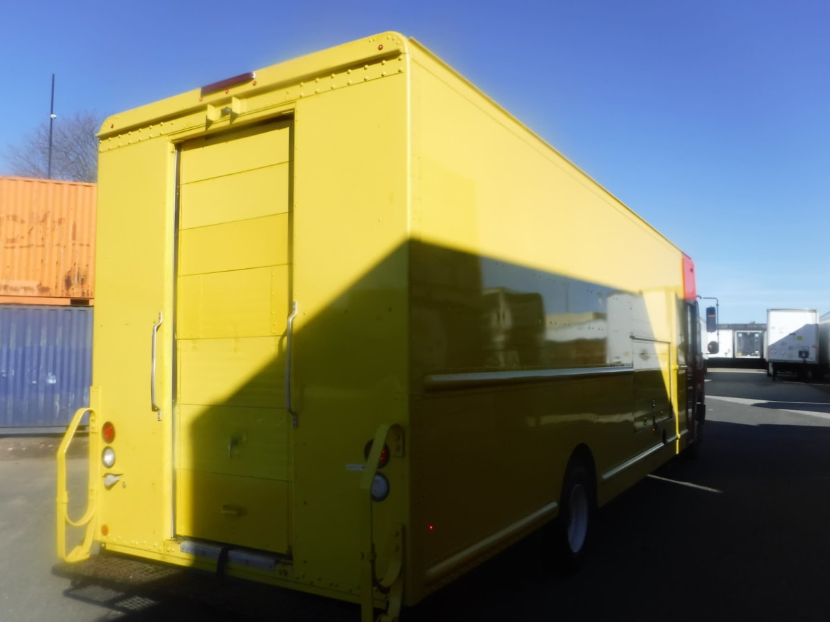 2017 Frtlr Custom Chassis Corp MT-55 WALK-IN 664923