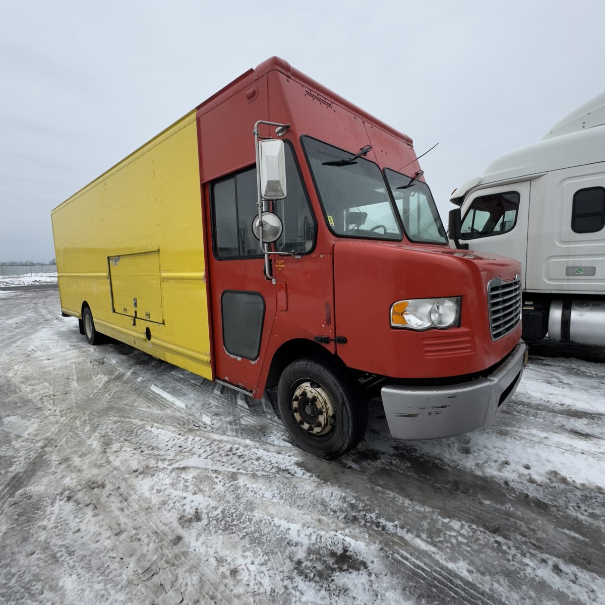 2017 Frtlr Custom Chassis Corp MT-55 WALK-IN 664925