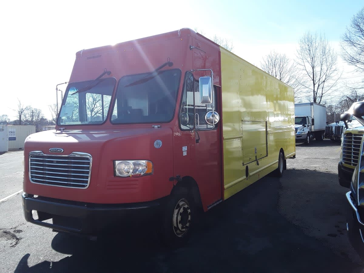 2017 Frtlr Custom Chassis Corp MT-55 WALK-IN 664947