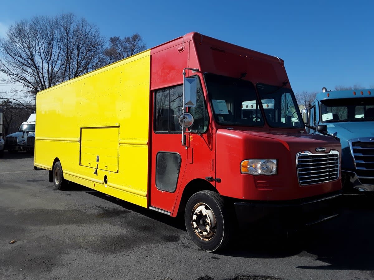 2017 Frtlr Custom Chassis Corp MT-55 WALK-IN 664947