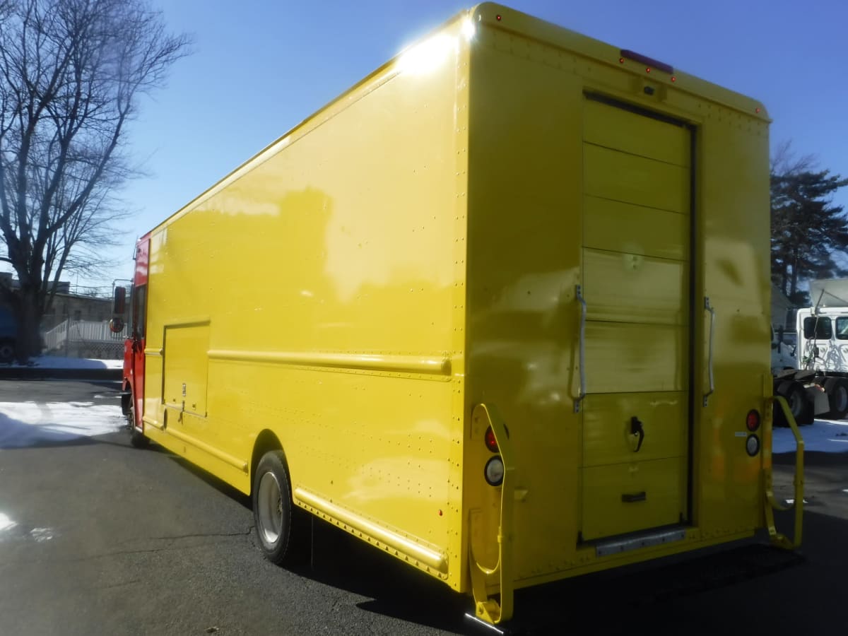 2017 Frtlr Custom Chassis Corp MT-55 WALK-IN 664965