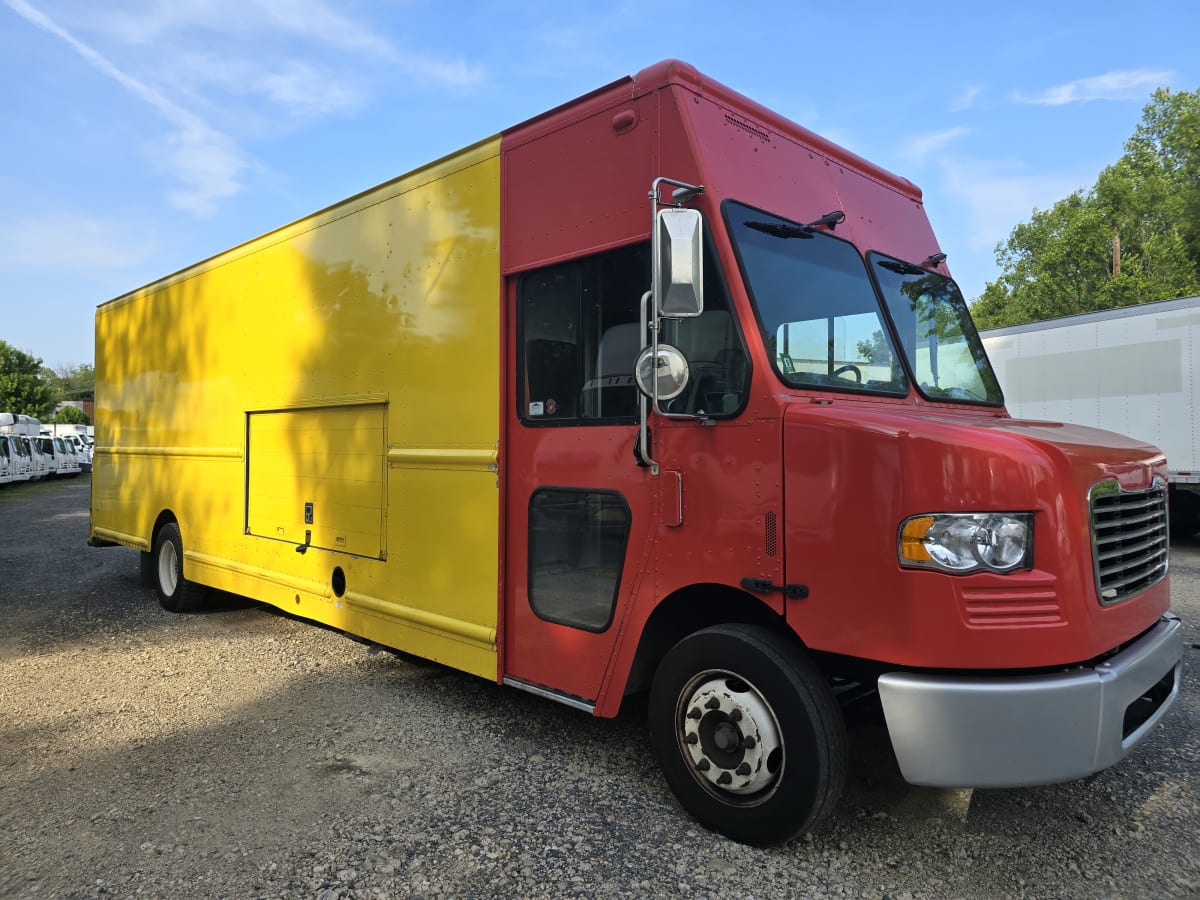 2017 Frtlr Custom Chassis Corp MT-55 WALK-IN 664967