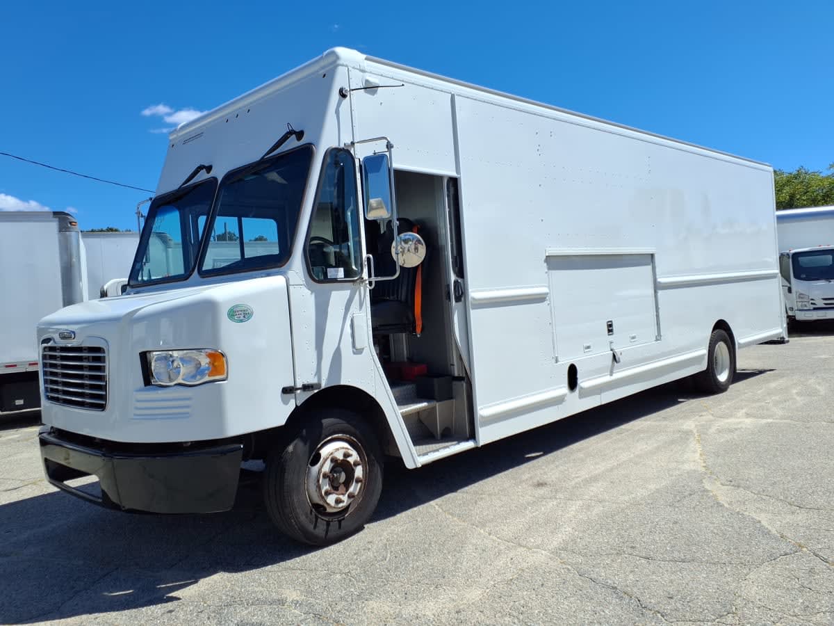 2017 Frtlr Custom Chassis Corp MT-55 WALK-IN 664969