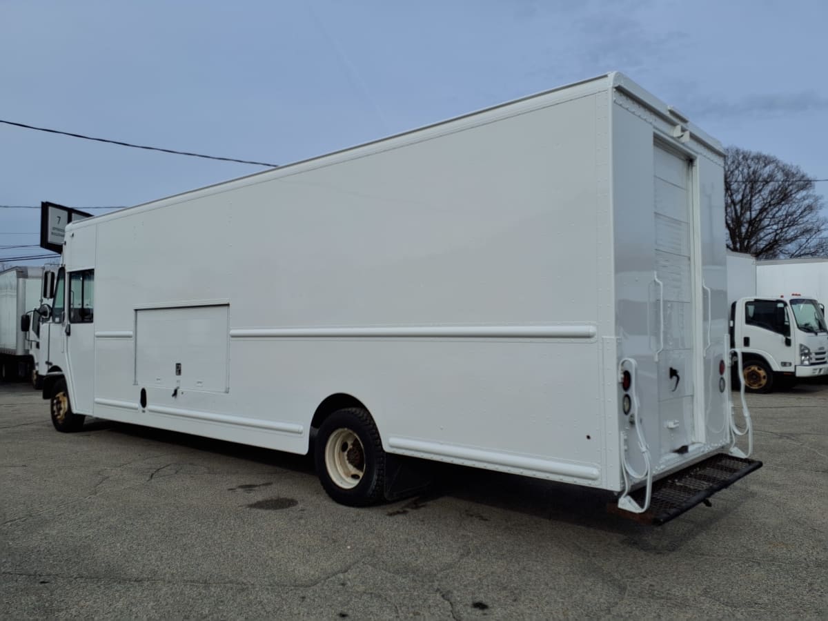 2017 Frtlr Custom Chassis Corp MT-55 WALK-IN 664970