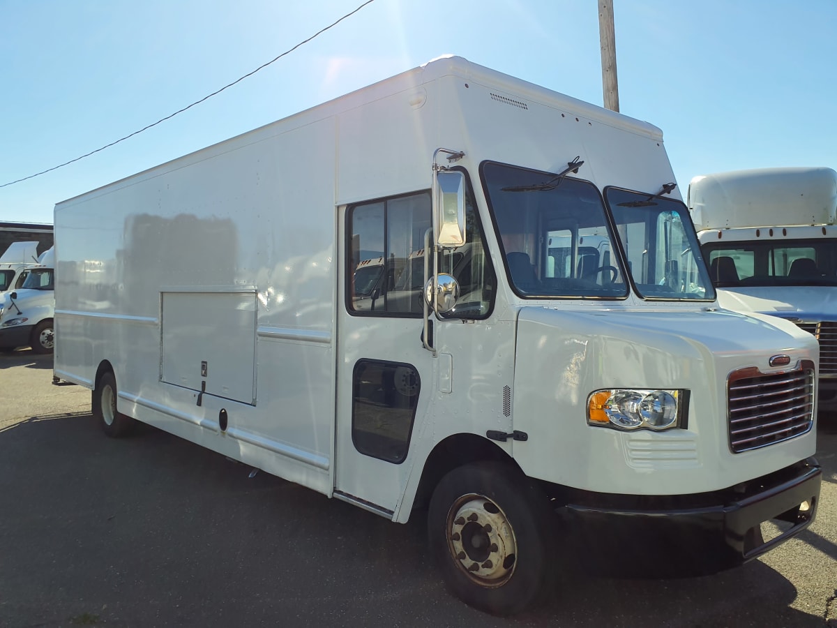 2017 Frtlr Custom Chassis Corp MT-55 WALK-IN 665008