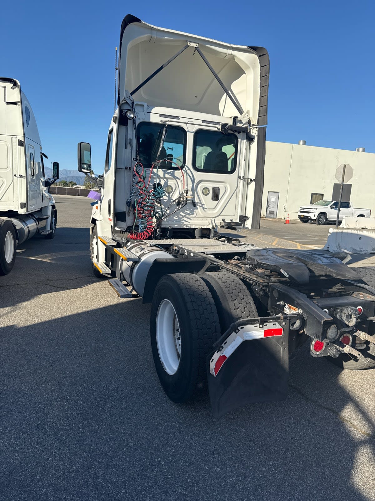 2017 Freightliner - image 4