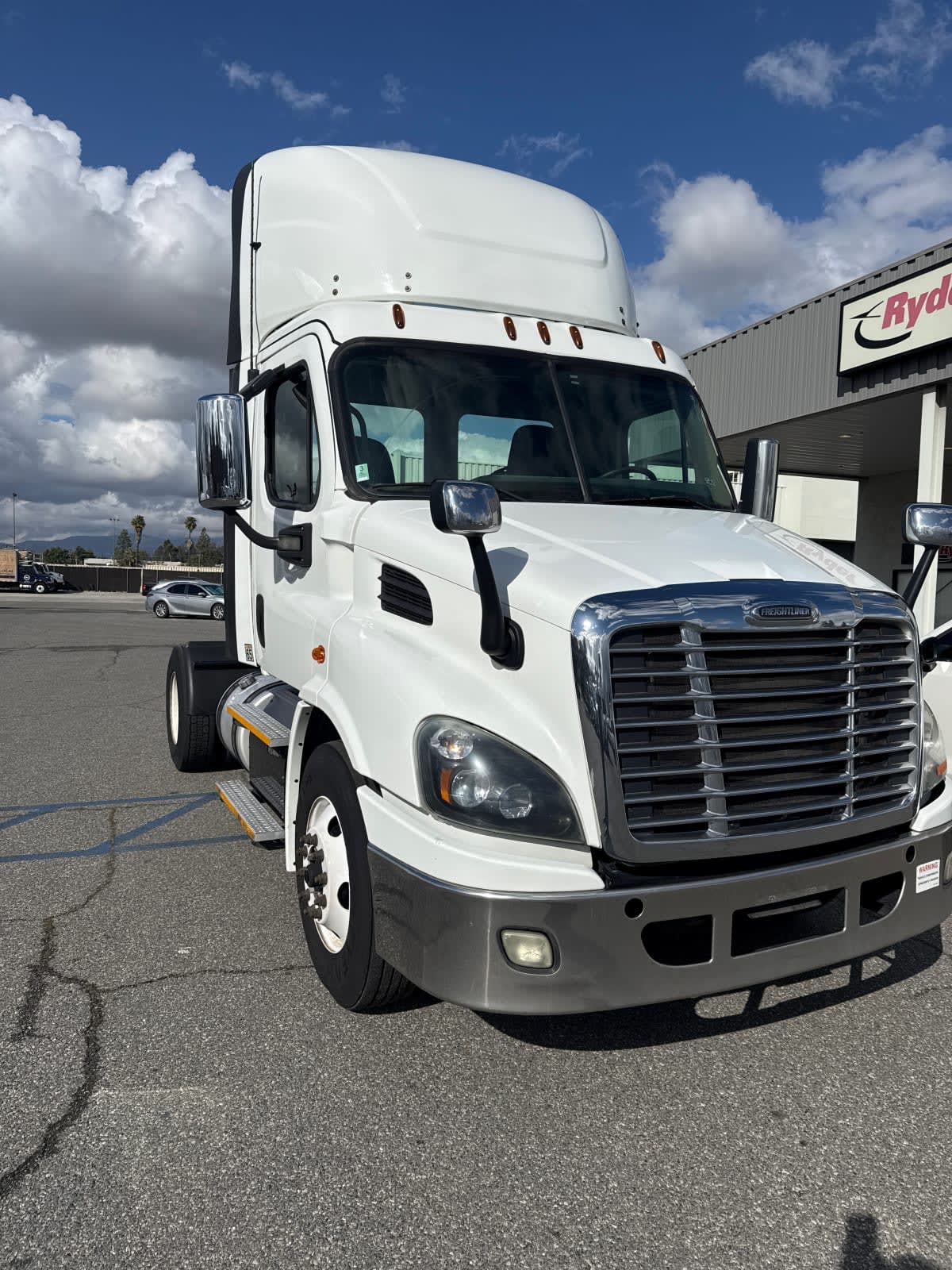 2017 Freightliner - image 3