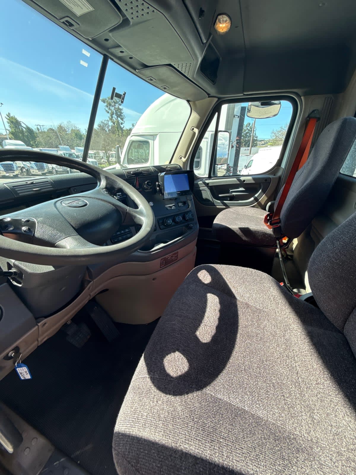 2017 Freightliner - image 7