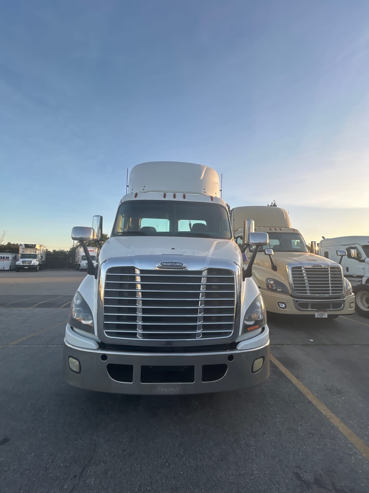 2017 Freightliner - image 2