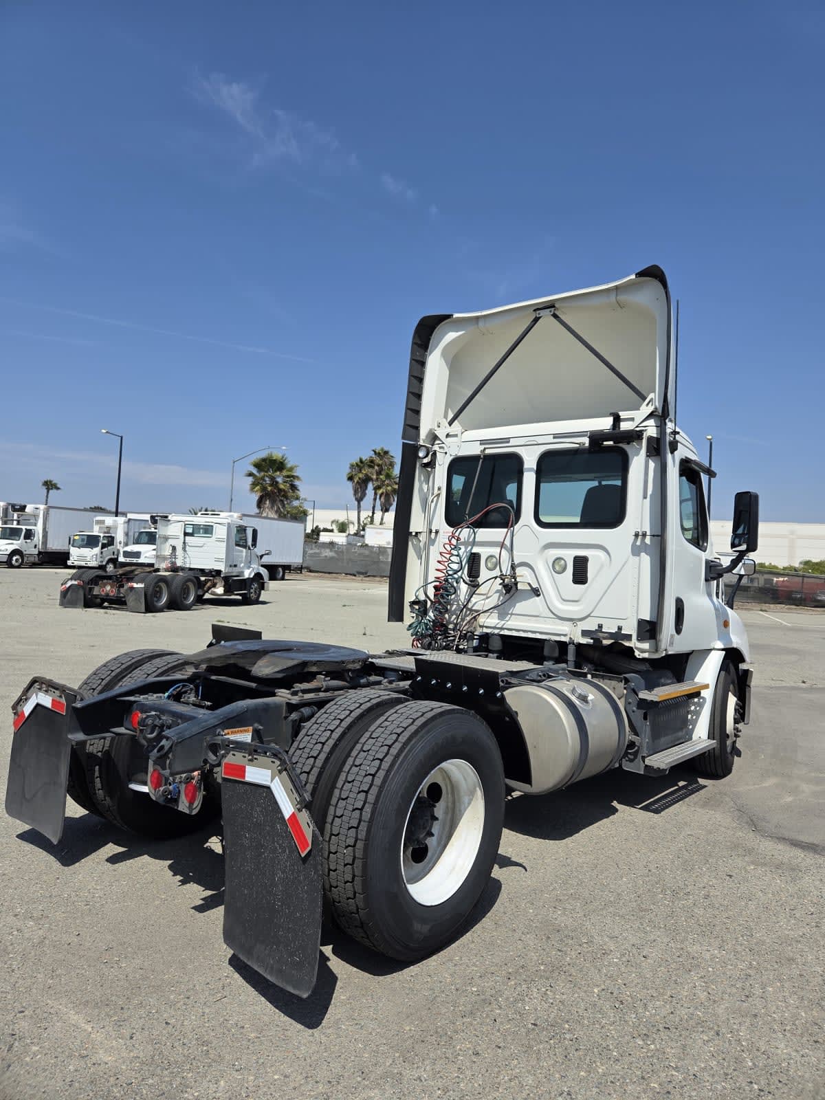 2017 Freightliner - image 4