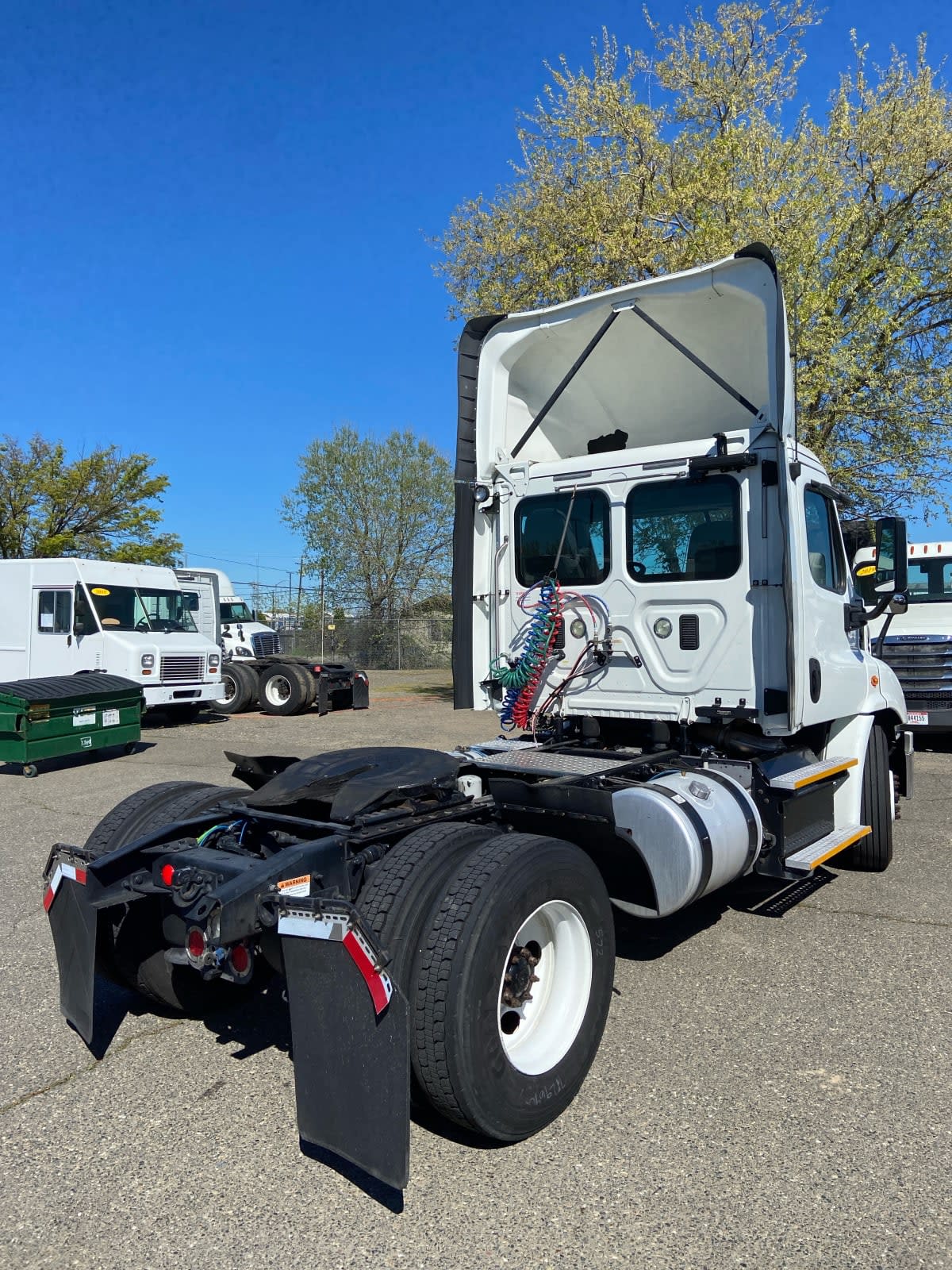 2017 Freightliner - image 4