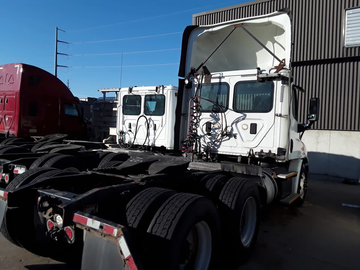 2017 Freightliner/Mercedes CASCADIA 113 665105