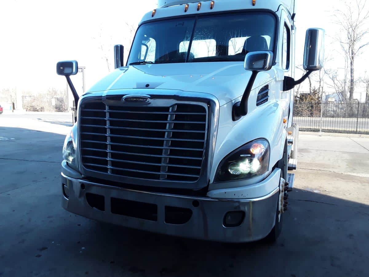 2017 Freightliner/Mercedes CASCADIA 113 665110