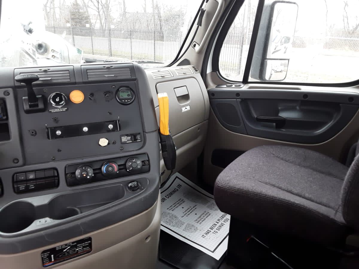 2017 Freightliner/Mercedes CASCADIA 113 665118
