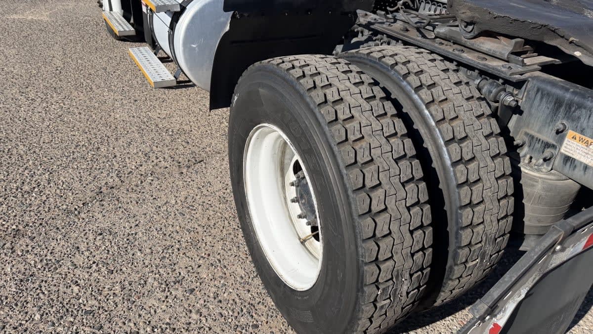 2017 Freightliner/Mercedes CASCADIA 113 665130