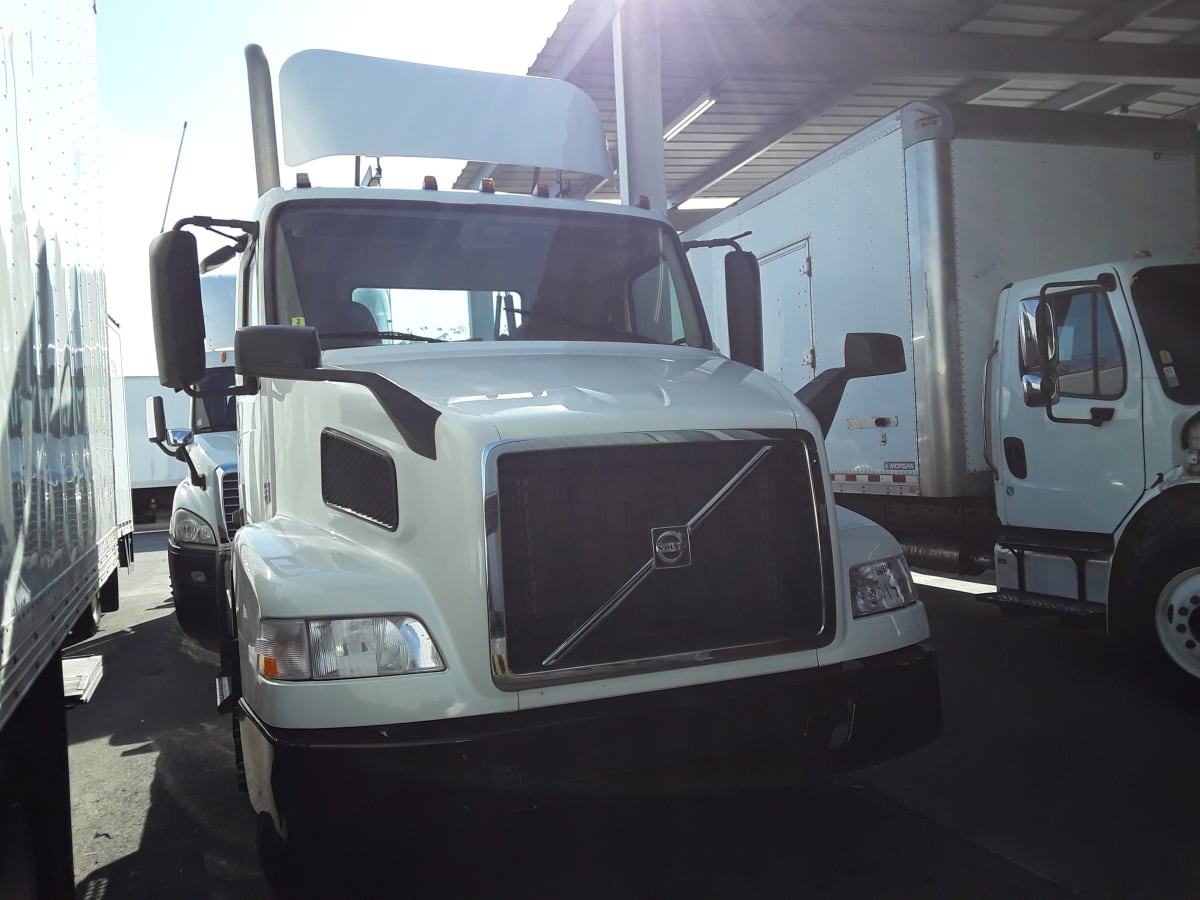 2017 Volvo VNM42TRACTOR 665149