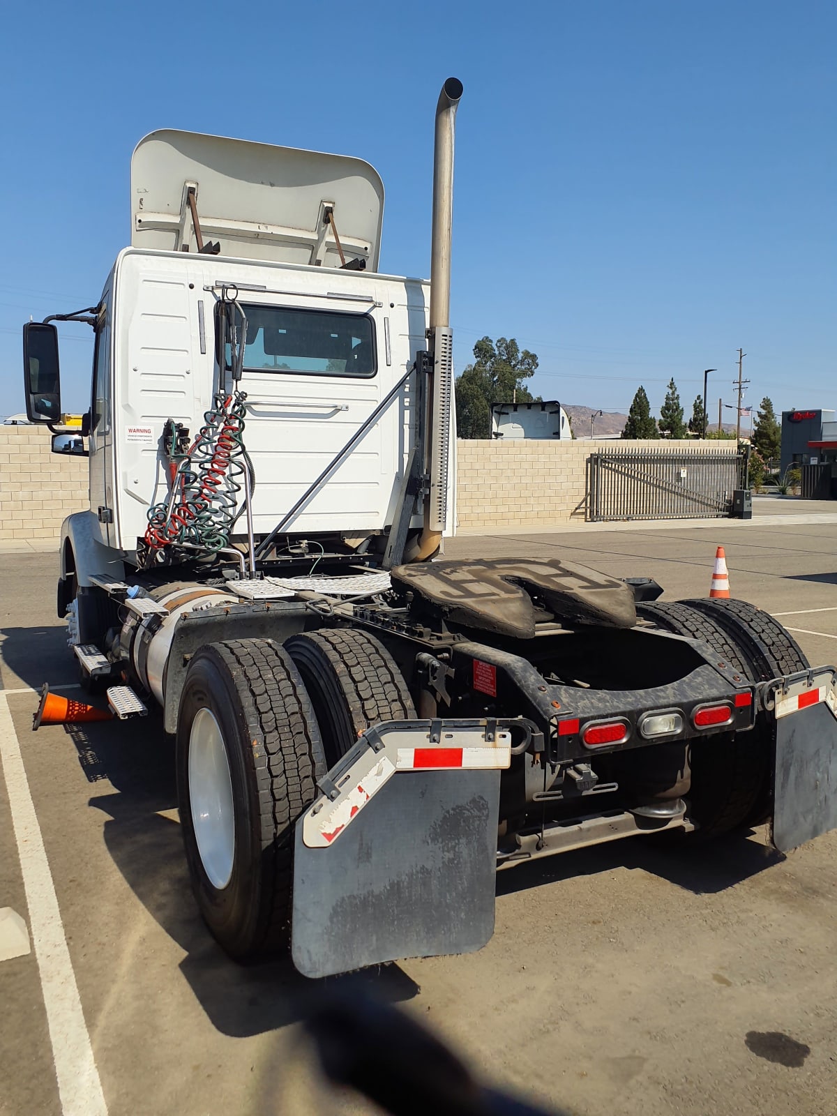 2017 Volvo VNM42TRACTOR 665152