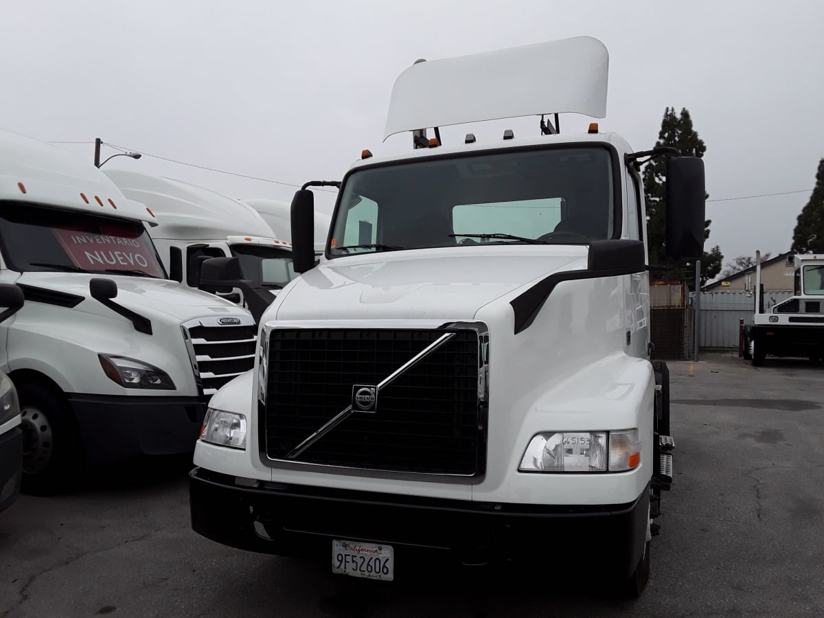 2017 Volvo VNM42TRACTOR 665153