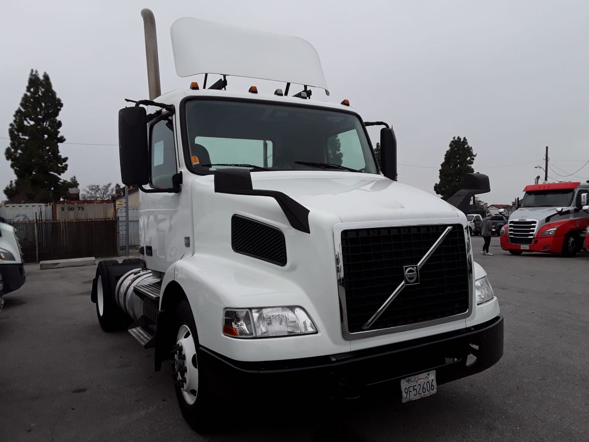 2017 Volvo VNM42TRACTOR 665153