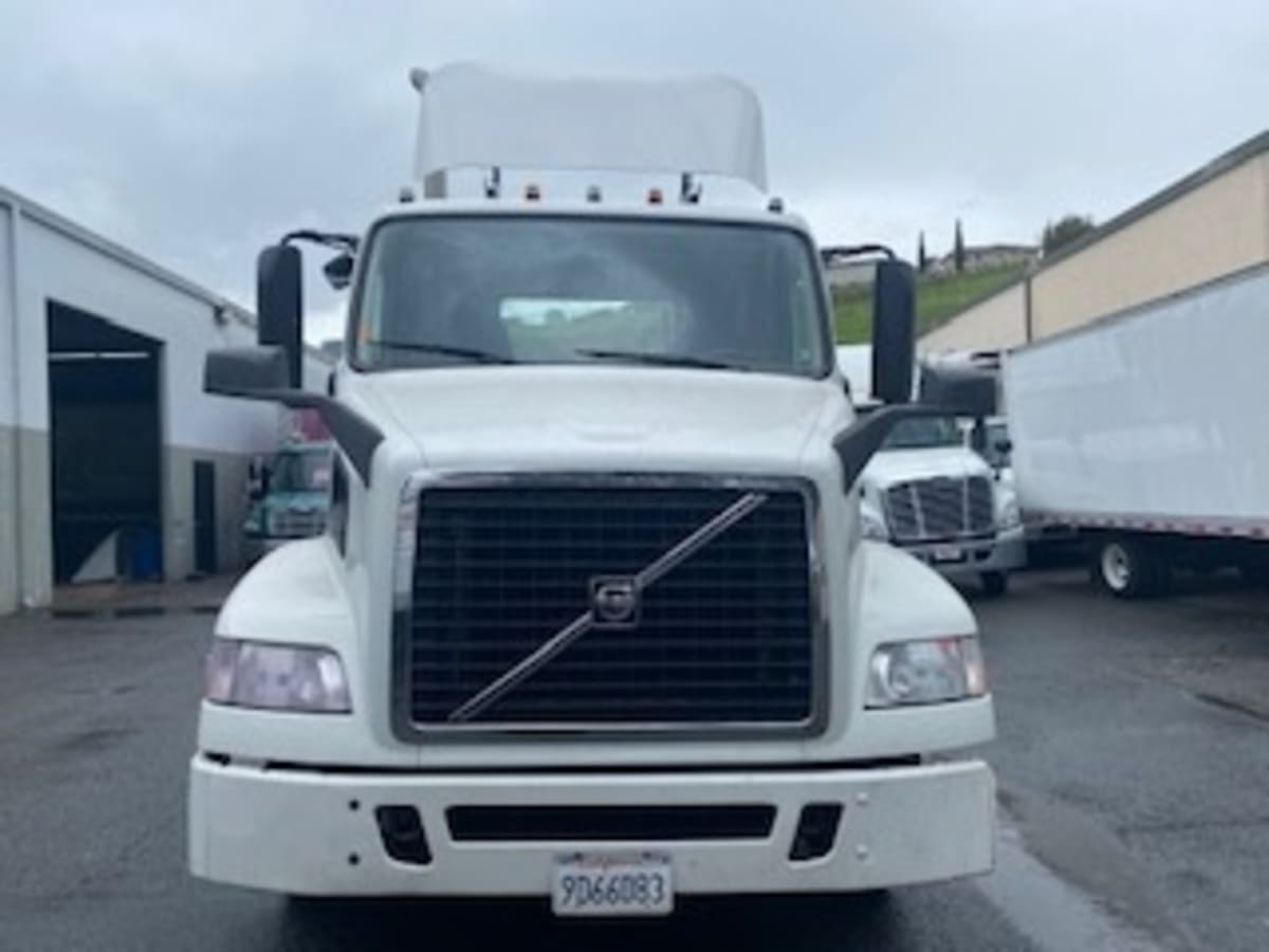 2017 Volvo VNM42TRACTOR 665156