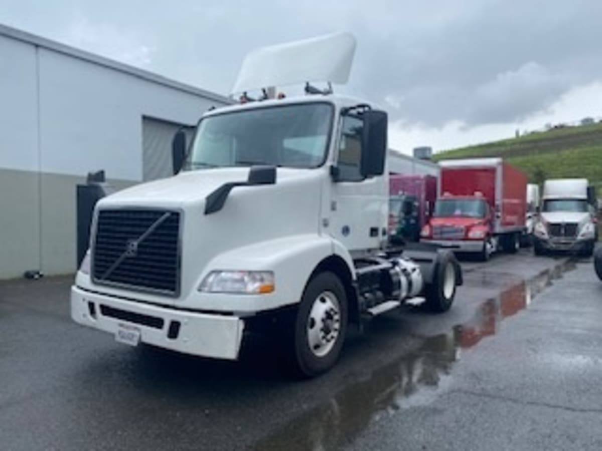 2017 Volvo VNM42TRACTOR 665156