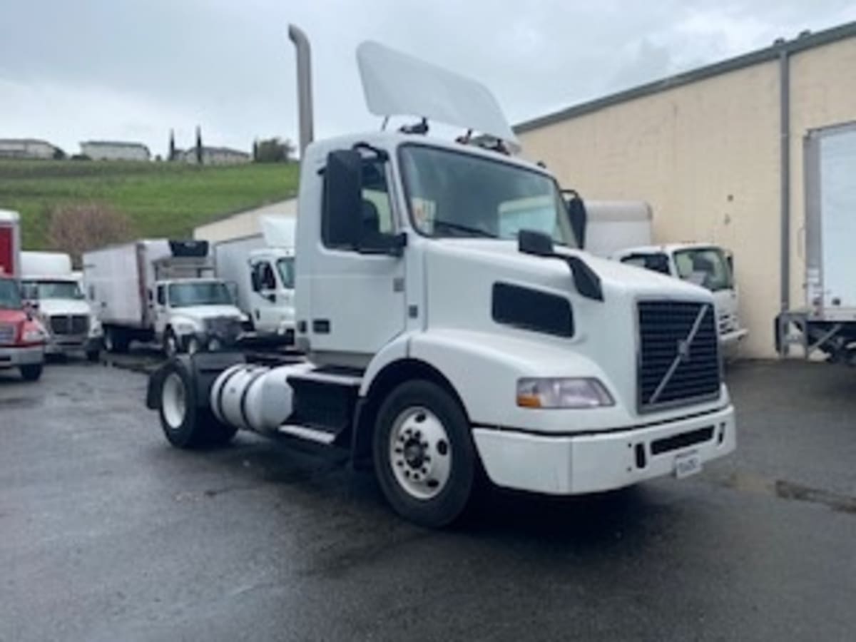 2017 Volvo VNM42TRACTOR 665156