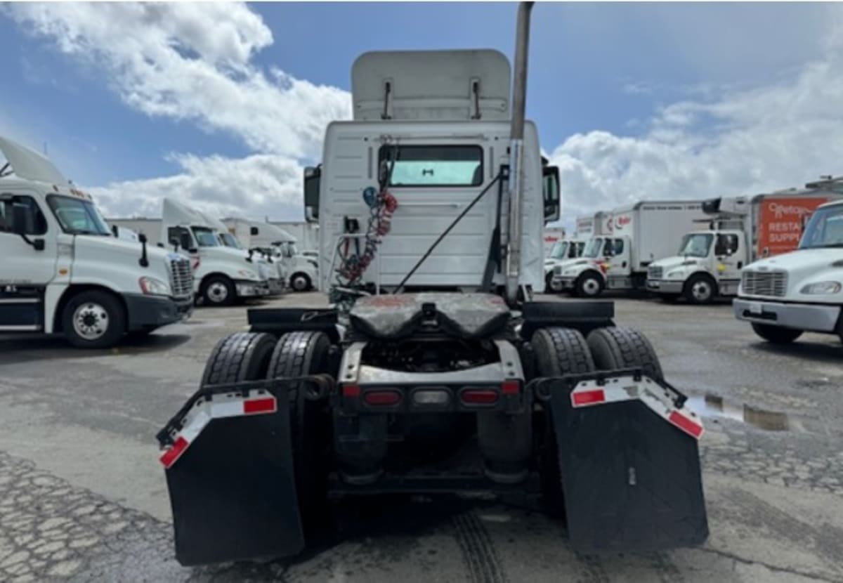 2017 Volvo VNM42TRACTOR 665158