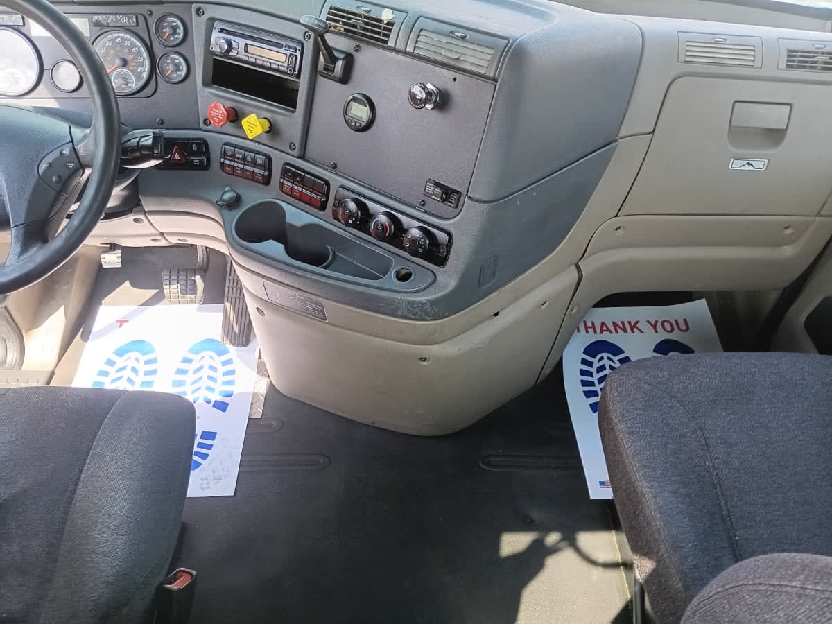 2017 Freightliner - image 7