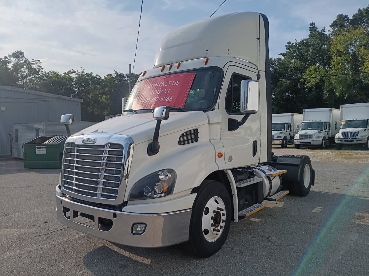 2017 Freightliner - image 2