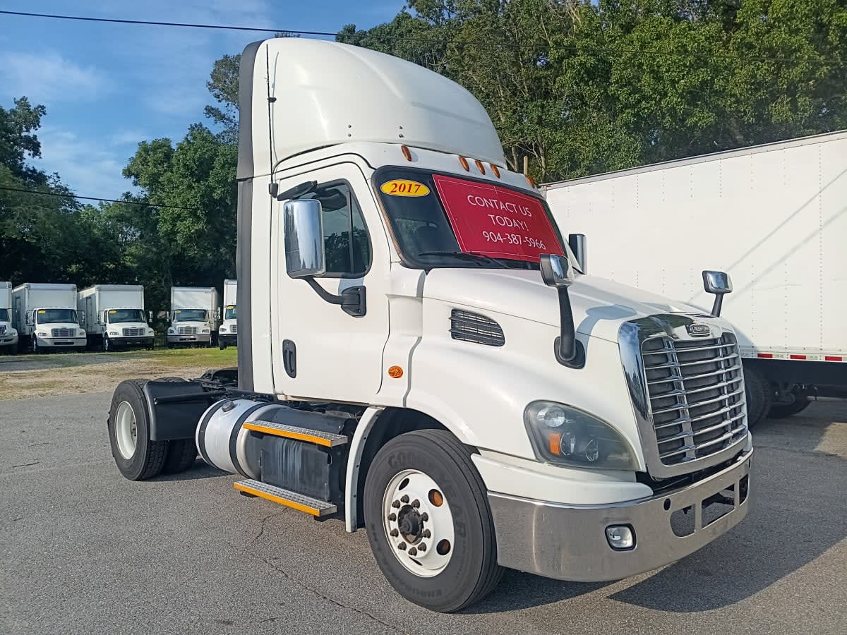 2017 Freightliner - image 3