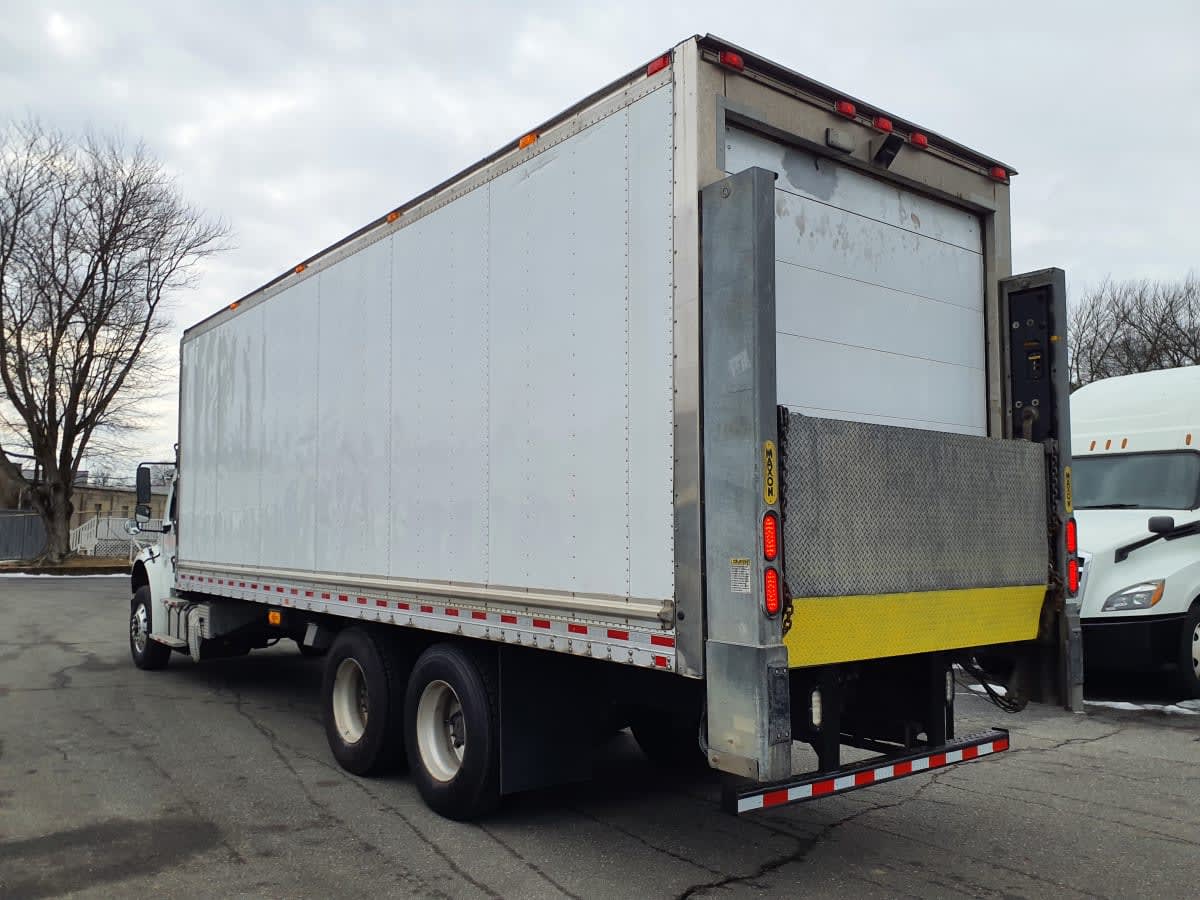 2017 Freightliner M2 106 - image 6