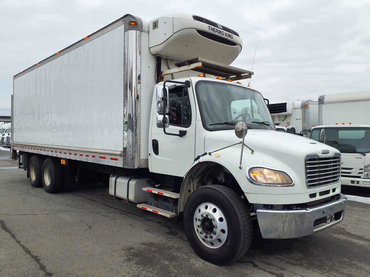 2017 Freightliner M2 106 - image 3
