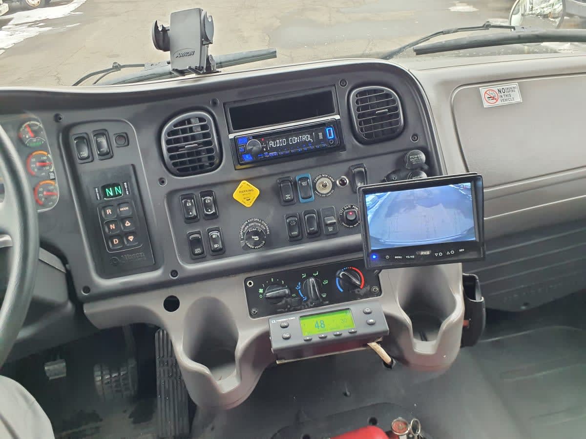 2017 Freightliner M2 106 - image 8