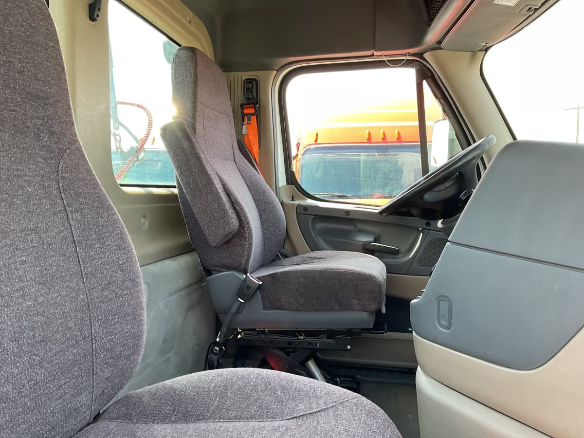 2017 Freightliner/Mercedes CASCADIA 113 665207