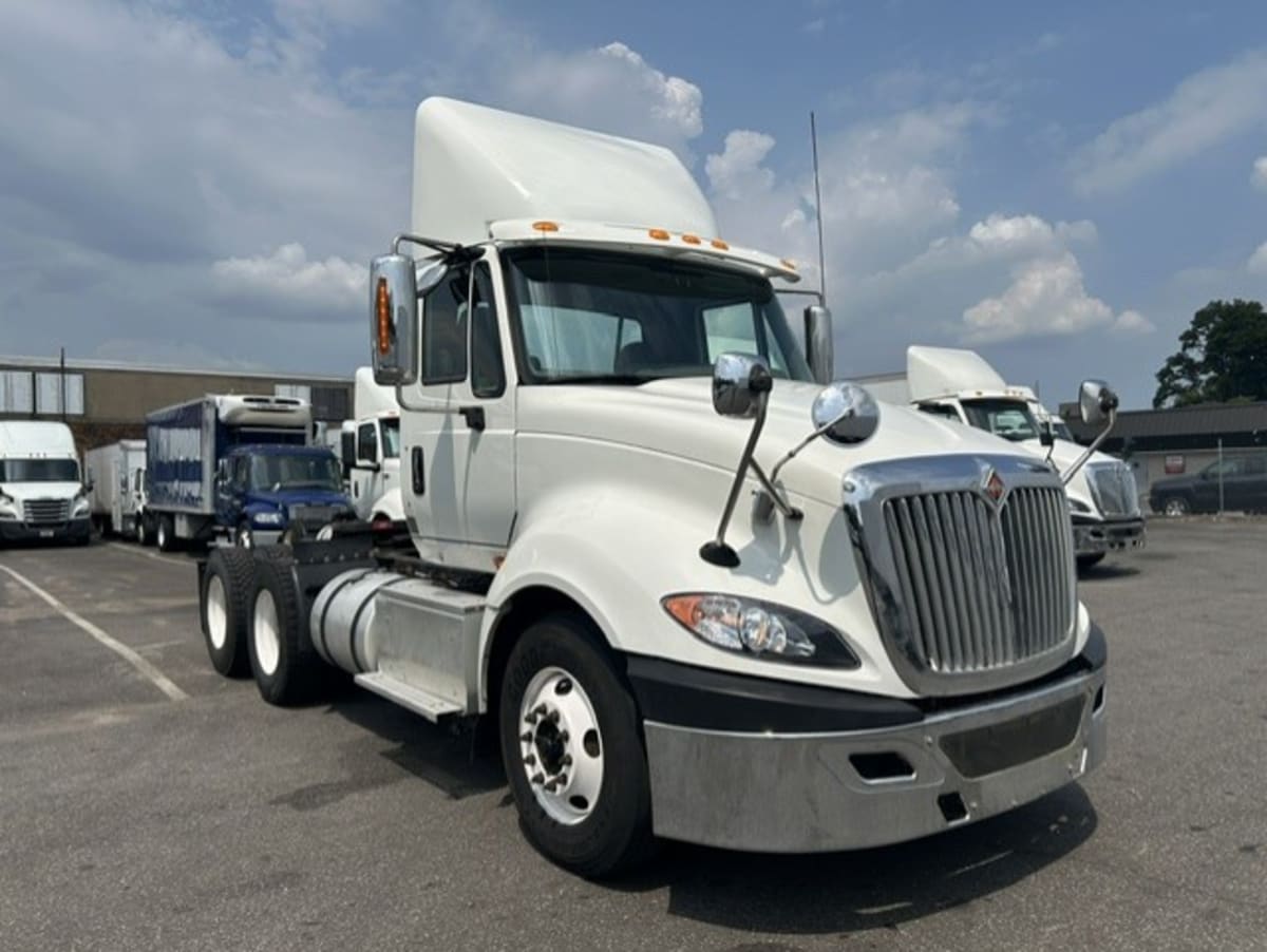 2017 International ProStar in Farmingdale, NY — photo 3