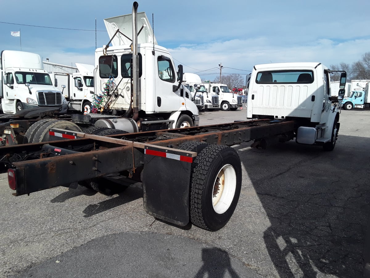 2017 Freightliner/Mercedes M2 106 665225