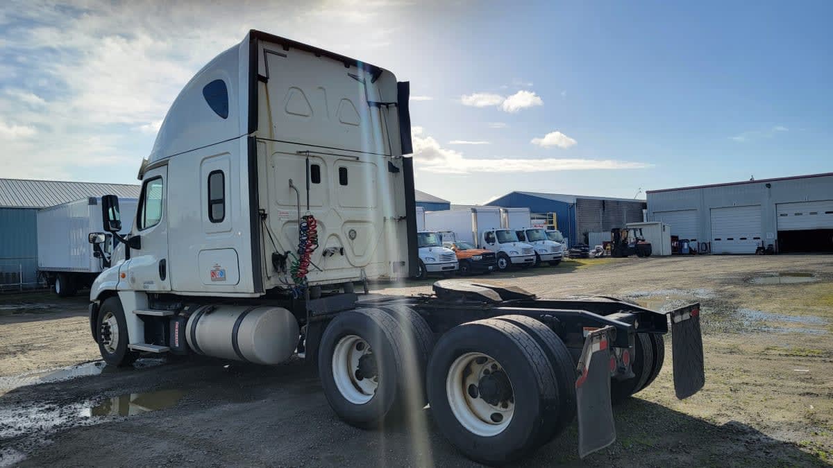 2017 Freightliner - image 6